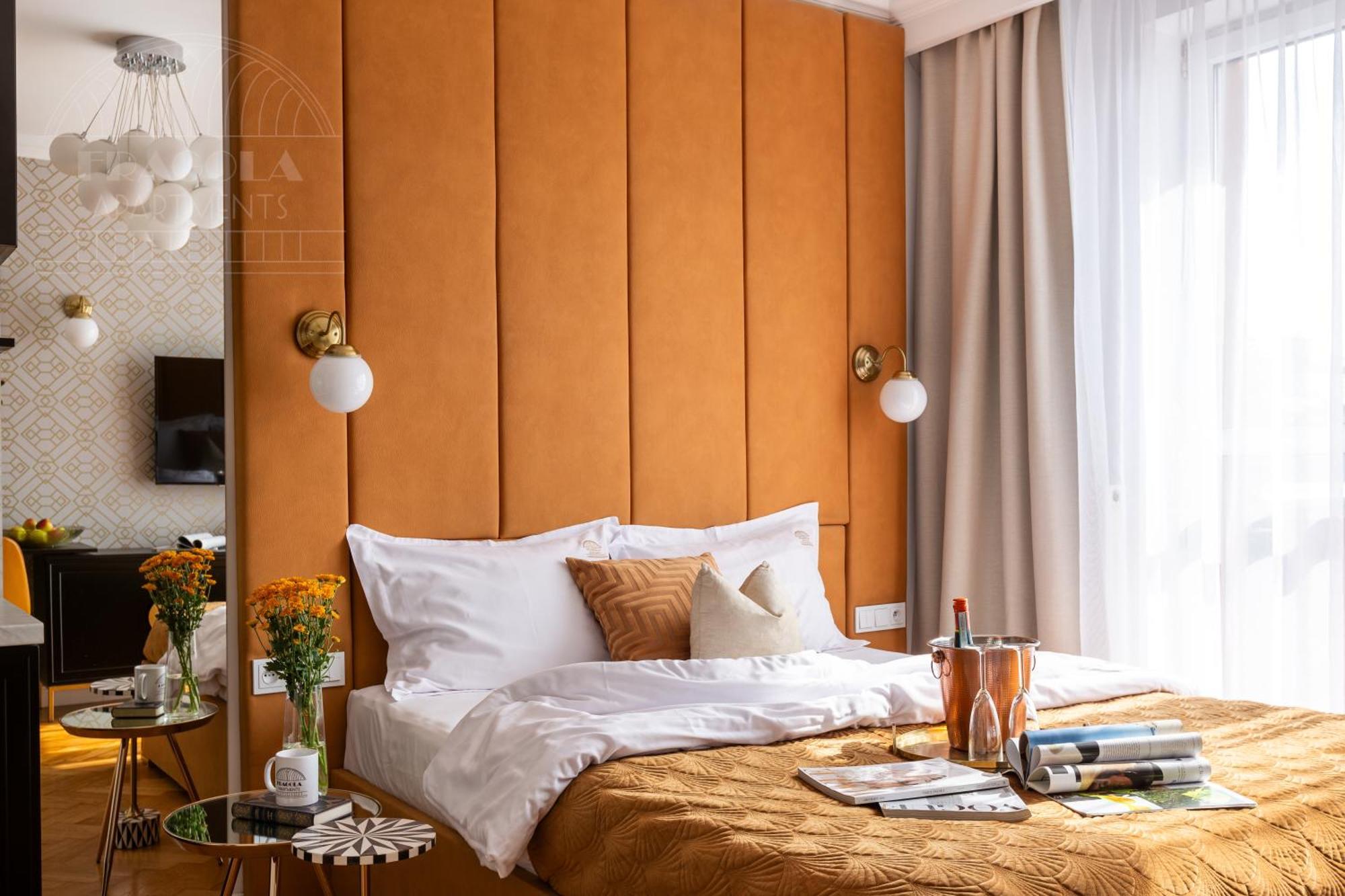 Feniks Fragola Apartments Main Square Краков Экстерьер фото